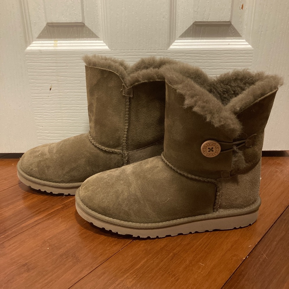 Ugg Bailey Button